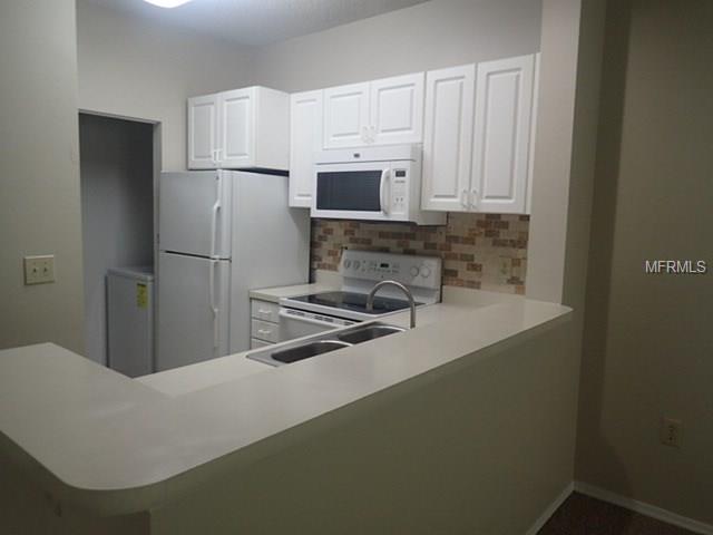 10020 STRAFFORD OAK COURT, TAMPA, Florida 33624, 2 Bedrooms Bedrooms, 4 Rooms Rooms,2 BathroomsBathrooms,Residential,For sale,STRAFFORD OAK,T2928414