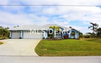 831 BOUNDARY BOULEVARD, ROTONDA WEST, Florida 33947, 3 Bedrooms Bedrooms, 6 Rooms Rooms,2 BathroomsBathrooms,Residential,For sale,BOUNDARY,D5922308
