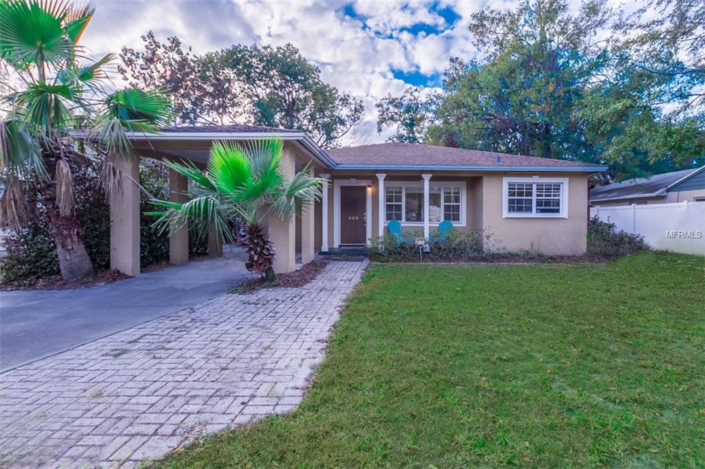 208 S GLENWOOD AVENUE, ORLANDO, Florida 32803, 2 Bedrooms Bedrooms, 6 Rooms Rooms,2 BathroomsBathrooms,Residential,For sale,GLENWOOD,O5559334
