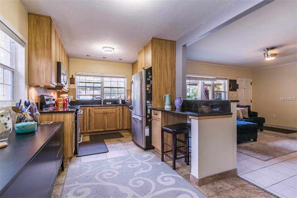 208 S GLENWOOD AVENUE, ORLANDO, Florida 32803, 2 Bedrooms Bedrooms, 6 Rooms Rooms,2 BathroomsBathrooms,Residential,For sale,GLENWOOD,O5559334