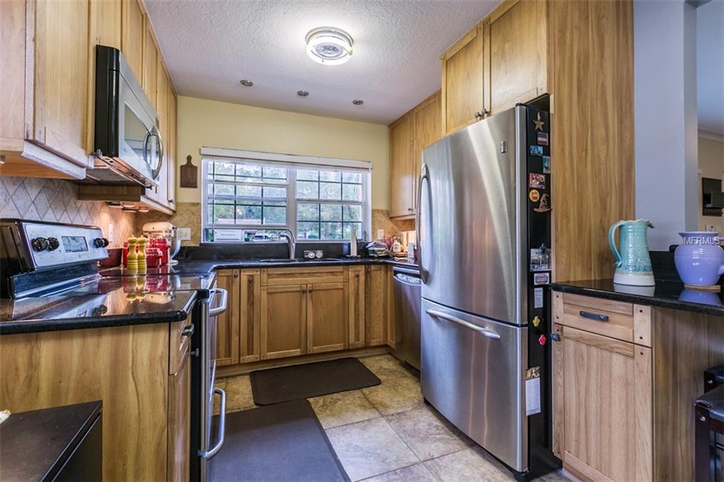 208 S GLENWOOD AVENUE, ORLANDO, Florida 32803, 2 Bedrooms Bedrooms, 6 Rooms Rooms,2 BathroomsBathrooms,Residential,For sale,GLENWOOD,O5559334