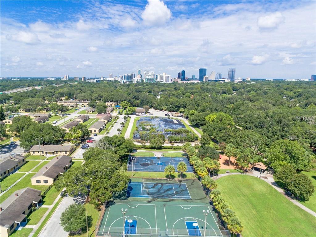 208 S GLENWOOD AVENUE, ORLANDO, Florida 32803, 2 Bedrooms Bedrooms, 6 Rooms Rooms,2 BathroomsBathrooms,Residential,For sale,GLENWOOD,O5559334