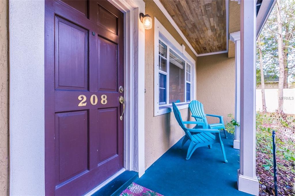 208 S GLENWOOD AVENUE, ORLANDO, Florida 32803, 2 Bedrooms Bedrooms, 6 Rooms Rooms,2 BathroomsBathrooms,Residential,For sale,GLENWOOD,O5559334