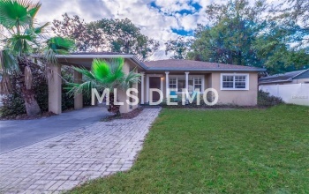 208 S GLENWOOD AVENUE, ORLANDO, Florida 32803, 2 Bedrooms Bedrooms, 6 Rooms Rooms,2 BathroomsBathrooms,Residential,For sale,GLENWOOD,O5559334