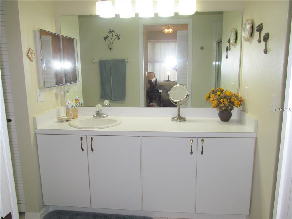 6663 DREWRYS BLUFF, BRADENTON, Florida 34203, 2 Bedrooms Bedrooms, 4 Rooms Rooms,2 BathroomsBathrooms,Residential,For sale,DREWRYS,A4209106