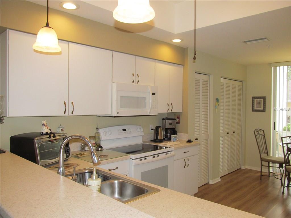 6663 DREWRYS BLUFF, BRADENTON, Florida 34203, 2 Bedrooms Bedrooms, 4 Rooms Rooms,2 BathroomsBathrooms,Residential,For sale,DREWRYS,A4209106