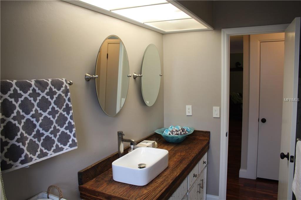 1095 MARY JANE LANE, DUNEDIN, Florida 34698, 3 Bedrooms Bedrooms, 3 Rooms Rooms,2 BathroomsBathrooms,Residential,For sale,MARY JANE,U7846345