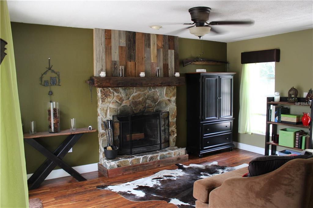 1095 MARY JANE LANE, DUNEDIN, Florida 34698, 3 Bedrooms Bedrooms, 3 Rooms Rooms,2 BathroomsBathrooms,Residential,For sale,MARY JANE,U7846345