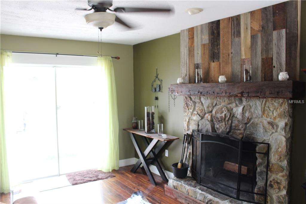 1095 MARY JANE LANE, DUNEDIN, Florida 34698, 3 Bedrooms Bedrooms, 3 Rooms Rooms,2 BathroomsBathrooms,Residential,For sale,MARY JANE,U7846345