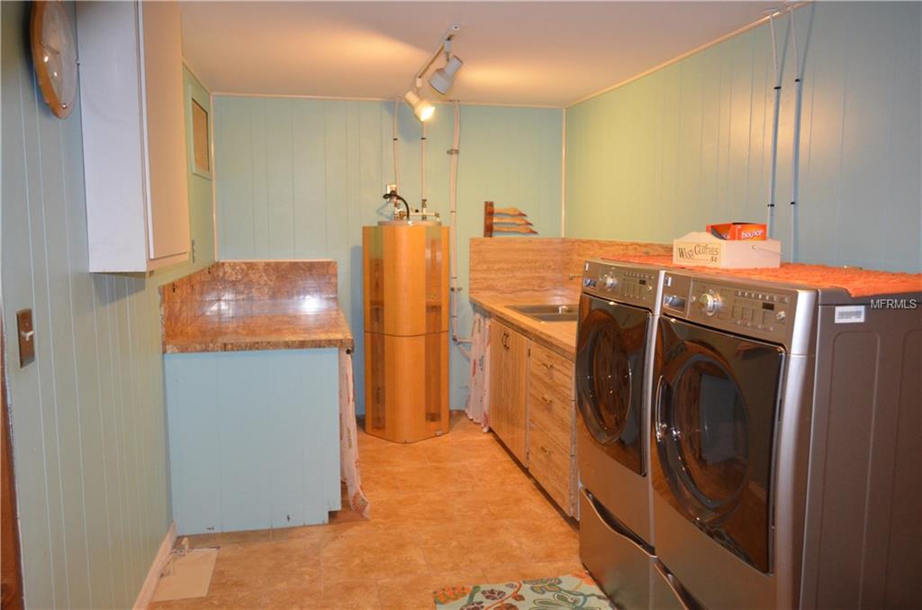 2843 NEIL ROAD, APOPKA, Florida 32703, 2 Bedrooms Bedrooms, 7 Rooms Rooms,2 BathroomsBathrooms,Residential,For sale,NEIL,V4722828