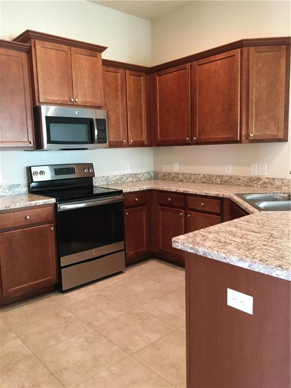 4750 LATHLOA LOOP, LAKELAND, Florida 33811, 4 Bedrooms Bedrooms, 7 Rooms Rooms,2 BathroomsBathrooms,Residential,For sale,LATHLOA,L4720298