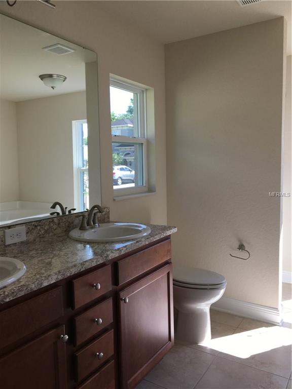 4750 LATHLOA LOOP, LAKELAND, Florida 33811, 4 Bedrooms Bedrooms, 7 Rooms Rooms,2 BathroomsBathrooms,Residential,For sale,LATHLOA,L4720298