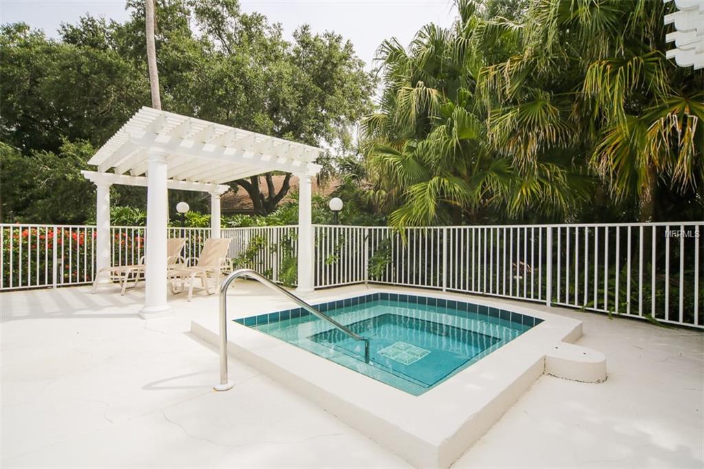 7129 VICTORIA CIRCLE, UNIVERSITY PARK, Florida 34201, 3 Bedrooms Bedrooms, 6 Rooms Rooms,2 BathroomsBathrooms,Residential,For sale,VICTORIA,A4192589