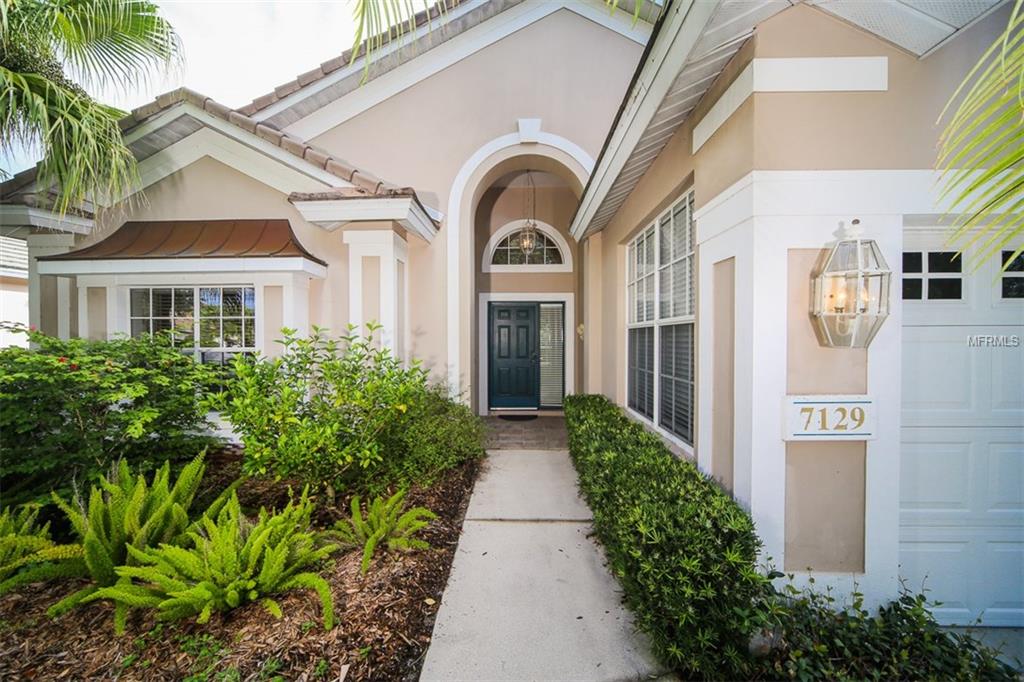 7129 VICTORIA CIRCLE, UNIVERSITY PARK, Florida 34201, 3 Bedrooms Bedrooms, 6 Rooms Rooms,2 BathroomsBathrooms,Residential,For sale,VICTORIA,A4192589