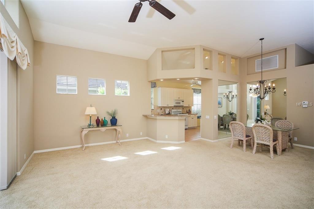 7129 VICTORIA CIRCLE, UNIVERSITY PARK, Florida 34201, 3 Bedrooms Bedrooms, 6 Rooms Rooms,2 BathroomsBathrooms,Residential,For sale,VICTORIA,A4192589