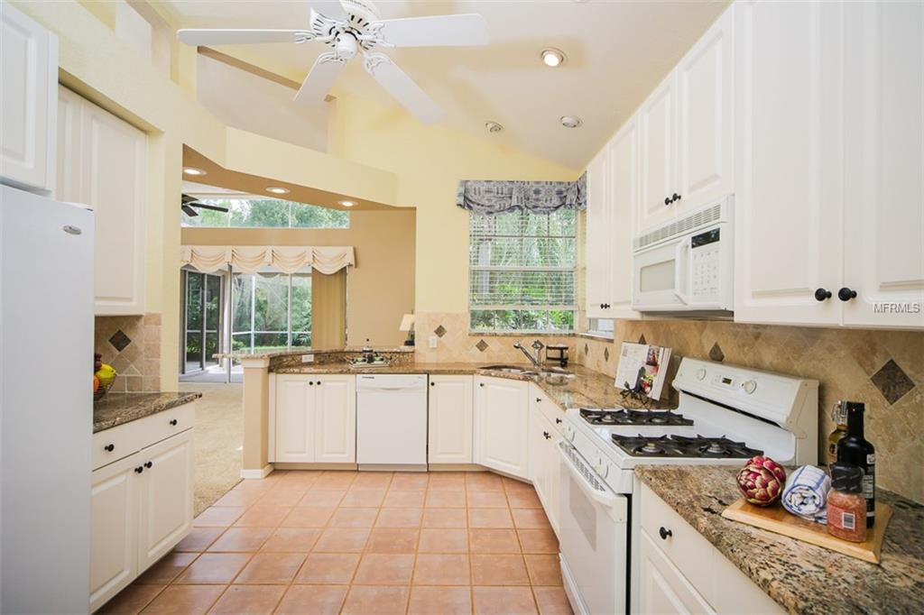 7129 VICTORIA CIRCLE, UNIVERSITY PARK, Florida 34201, 3 Bedrooms Bedrooms, 6 Rooms Rooms,2 BathroomsBathrooms,Residential,For sale,VICTORIA,A4192589