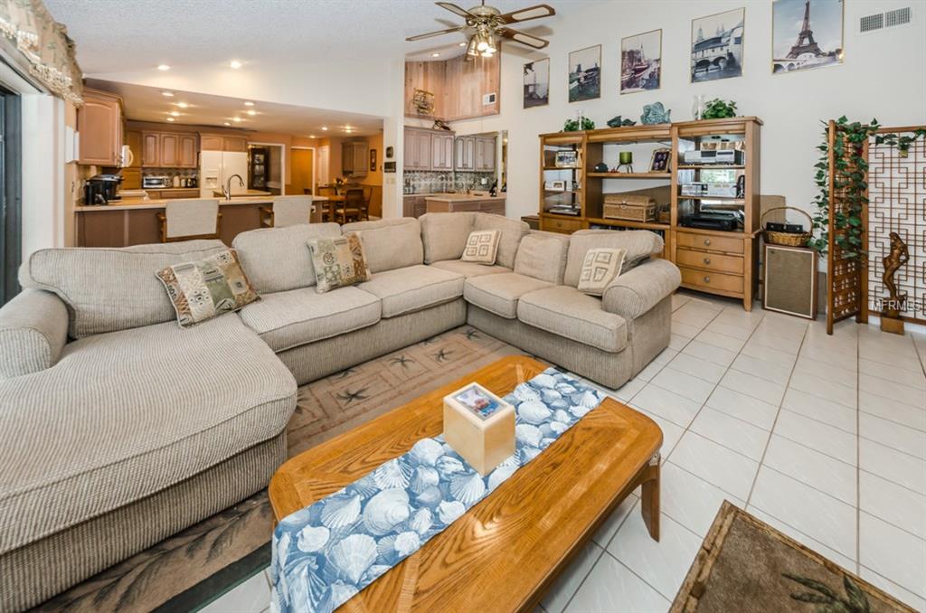 3065 HAMPTON COURT, CLEARWATER, Florida 33761, 4 Bedrooms Bedrooms, 7 Rooms Rooms,3 BathroomsBathrooms,Residential,For sale,HAMPTON,U7834653