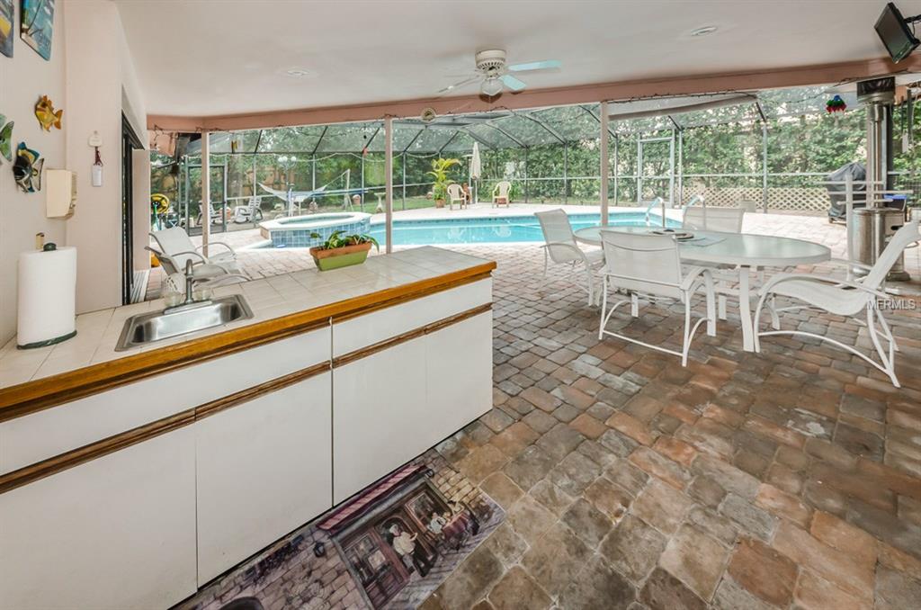 3065 HAMPTON COURT, CLEARWATER, Florida 33761, 4 Bedrooms Bedrooms, 7 Rooms Rooms,3 BathroomsBathrooms,Residential,For sale,HAMPTON,U7834653