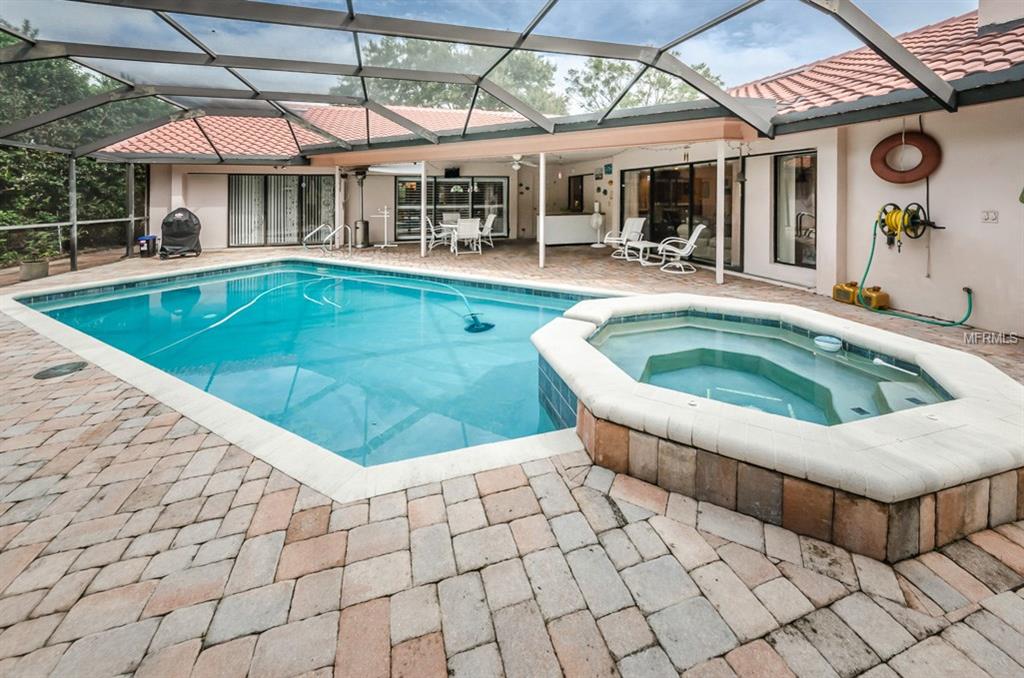 3065 HAMPTON COURT, CLEARWATER, Florida 33761, 4 Bedrooms Bedrooms, 7 Rooms Rooms,3 BathroomsBathrooms,Residential,For sale,HAMPTON,U7834653