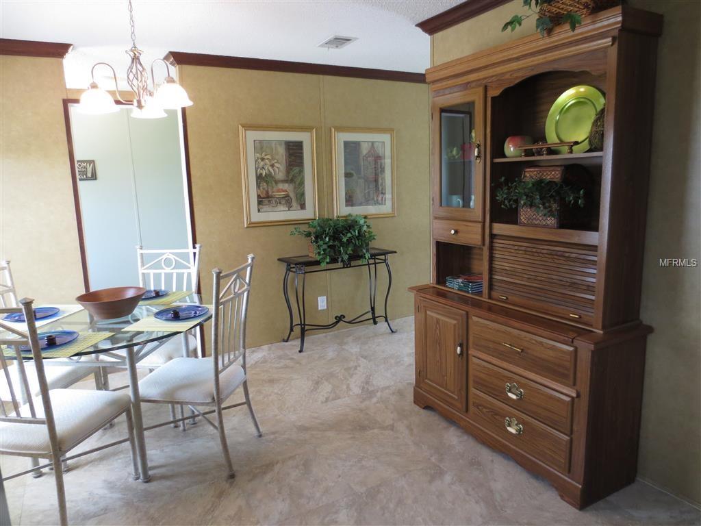 807 SILVER OAK AVENUE, THE VILLAGES, Florida 32159, 3 Bedrooms Bedrooms, 5 Rooms Rooms,2 BathroomsBathrooms,Residential,For sale,SILVER OAK,G4850508