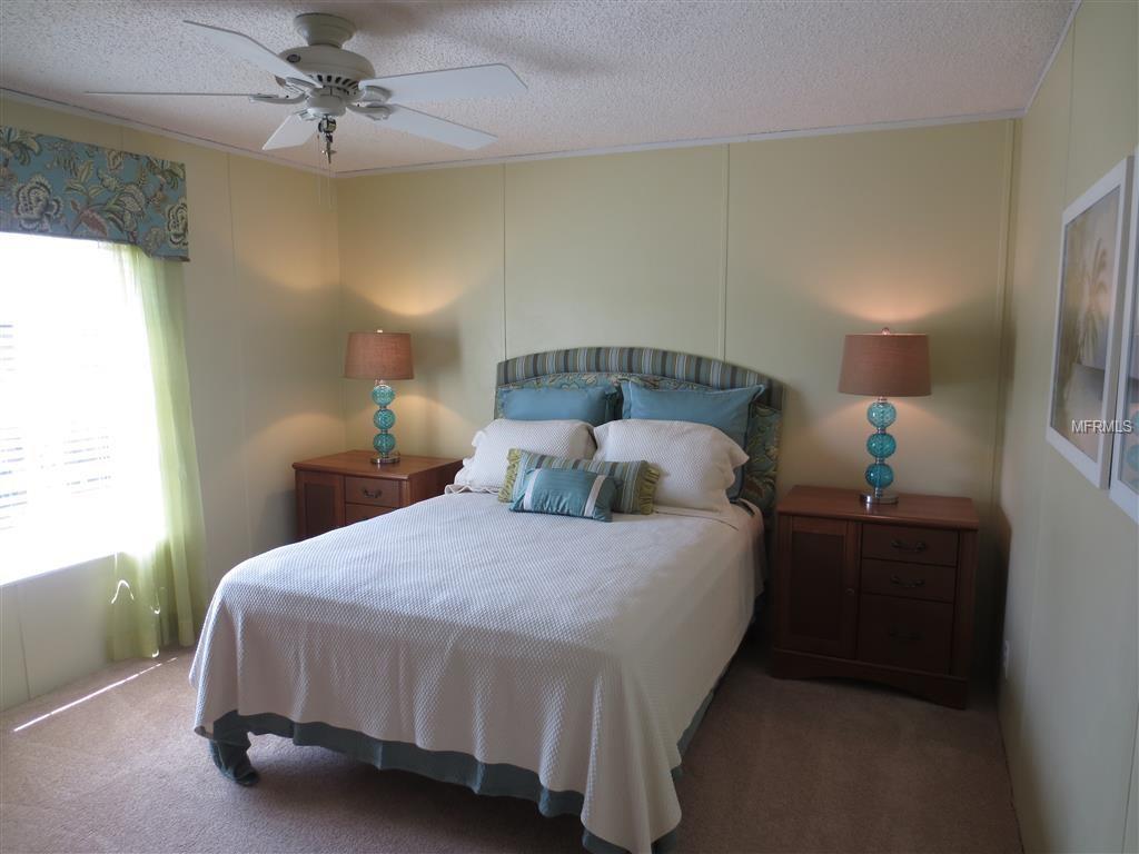 807 SILVER OAK AVENUE, THE VILLAGES, Florida 32159, 3 Bedrooms Bedrooms, 5 Rooms Rooms,2 BathroomsBathrooms,Residential,For sale,SILVER OAK,G4850508
