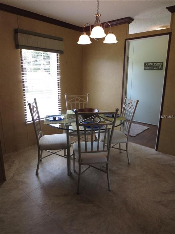 807 SILVER OAK AVENUE, THE VILLAGES, Florida 32159, 3 Bedrooms Bedrooms, 5 Rooms Rooms,2 BathroomsBathrooms,Residential,For sale,SILVER OAK,G4850508