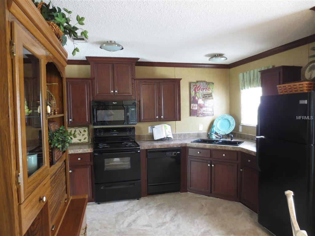 807 SILVER OAK AVENUE, THE VILLAGES, Florida 32159, 3 Bedrooms Bedrooms, 5 Rooms Rooms,2 BathroomsBathrooms,Residential,For sale,SILVER OAK,G4850508