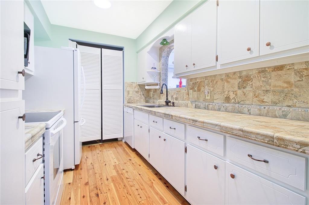 3100 MILDRED DRIVE, PALM HARBOR, Florida 34684, 4 Bedrooms Bedrooms, 8 Rooms Rooms,2 BathroomsBathrooms,Residential,For sale,MILDRED,U7842238