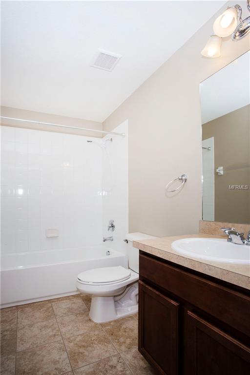 15816 FISHHAWK VIEW DRIVE, LITHIA, Florida 33547, 2 Bedrooms Bedrooms, 6 Rooms Rooms,2 BathroomsBathrooms,Residential,For sale,FISHHAWK VIEW,T2922559