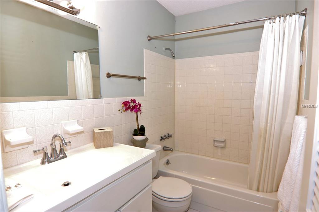 525 MANATEE COURT, VENICE, Florida 34285, 1 Bedroom Bedrooms, 4 Rooms Rooms,1 BathroomBathrooms,Residential,For sale,MANATEE,N5916102