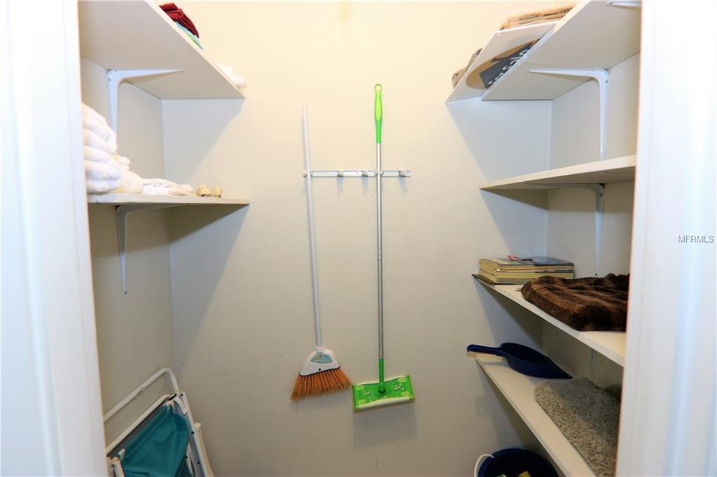 525 MANATEE COURT, VENICE, Florida 34285, 1 Bedroom Bedrooms, 4 Rooms Rooms,1 BathroomBathrooms,Residential,For sale,MANATEE,N5916102