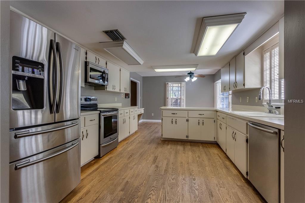 1317 OXMOOR COURT, VALRICO, Florida 33596, 4 Bedrooms Bedrooms, 8 Rooms Rooms,2 BathroomsBathrooms,Residential,For sale,OXMOOR,T2925935