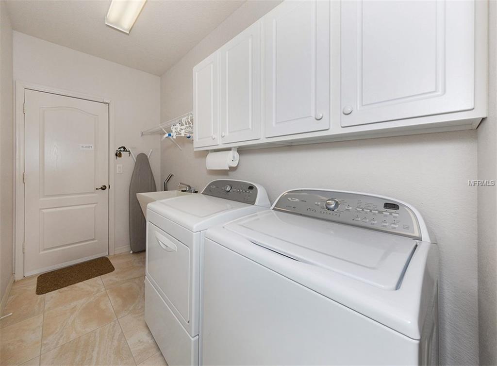 1775 FOUNTAIN VIEW CIRCLE, VENICE, Florida 34292, 2 Bedrooms Bedrooms, 8 Rooms Rooms,2 BathroomsBathrooms,Residential,For sale,FOUNTAIN VIEW,N5916359