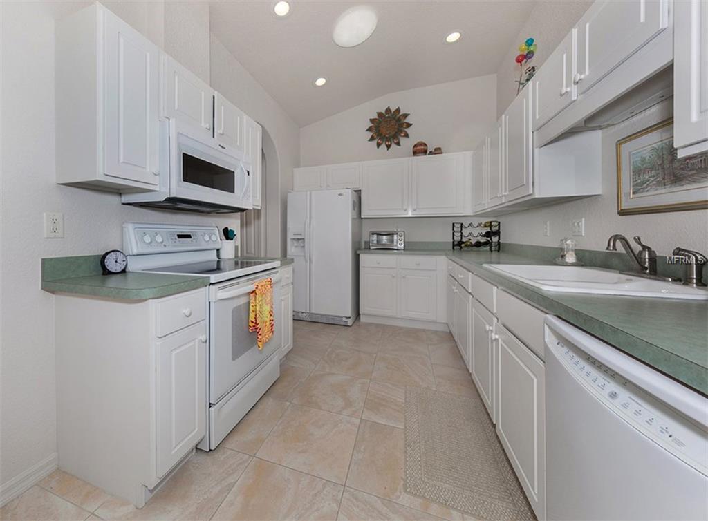 1775 FOUNTAIN VIEW CIRCLE, VENICE, Florida 34292, 2 Bedrooms Bedrooms, 8 Rooms Rooms,2 BathroomsBathrooms,Residential,For sale,FOUNTAIN VIEW,N5916359