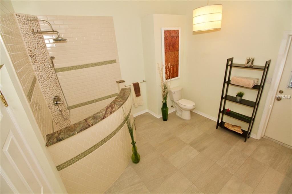 260 79TH STREET S, ST PETERSBURG, Florida 33707, 2 Bedrooms Bedrooms, 6 Rooms Rooms,2 BathroomsBathrooms,Residential,For sale,79TH,U7840023