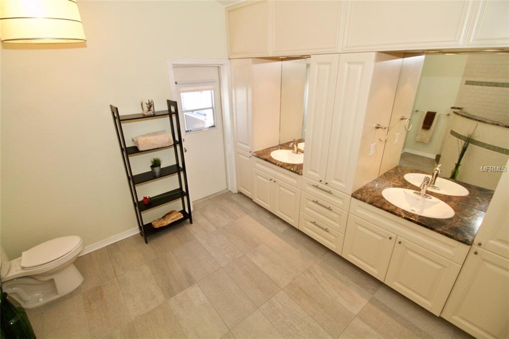 260 79TH STREET S, ST PETERSBURG, Florida 33707, 2 Bedrooms Bedrooms, 6 Rooms Rooms,2 BathroomsBathrooms,Residential,For sale,79TH,U7840023