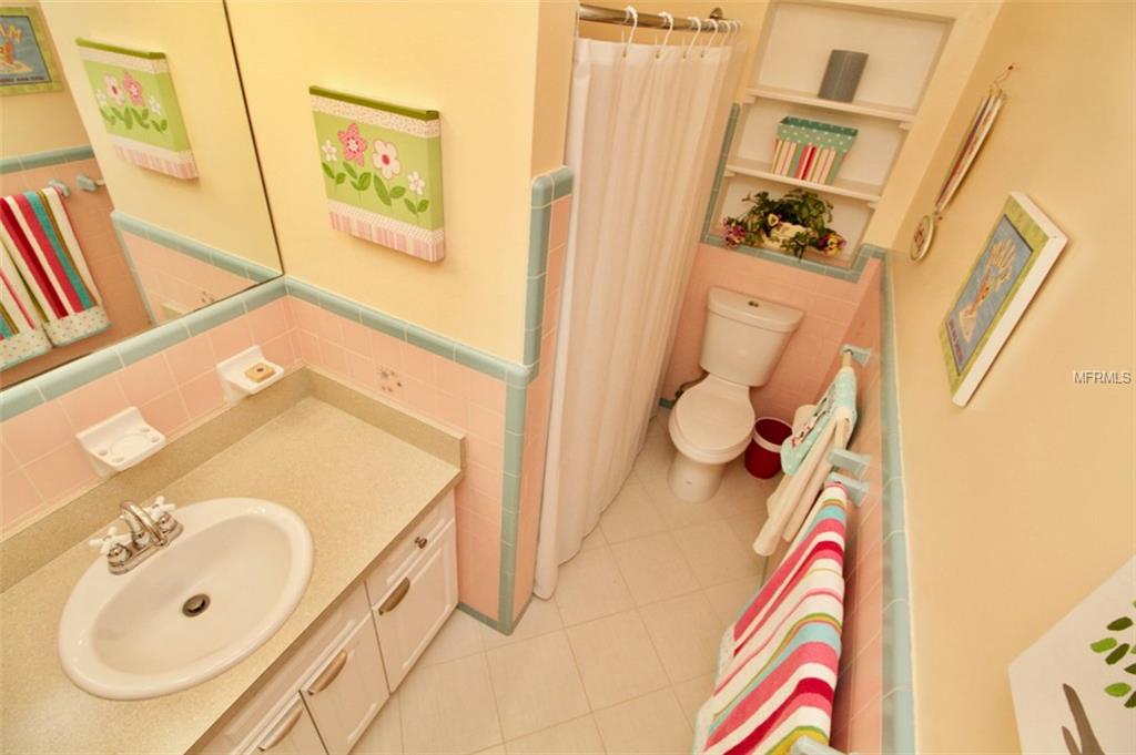 260 79TH STREET S, ST PETERSBURG, Florida 33707, 2 Bedrooms Bedrooms, 6 Rooms Rooms,2 BathroomsBathrooms,Residential,For sale,79TH,U7840023