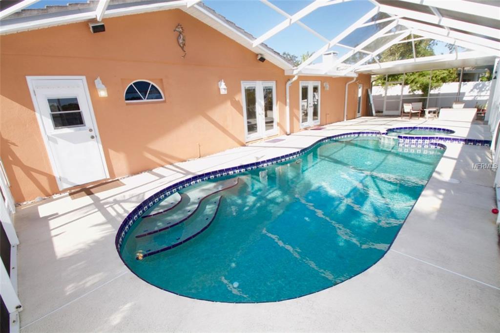 260 79TH STREET S, ST PETERSBURG, Florida 33707, 2 Bedrooms Bedrooms, 6 Rooms Rooms,2 BathroomsBathrooms,Residential,For sale,79TH,U7840023