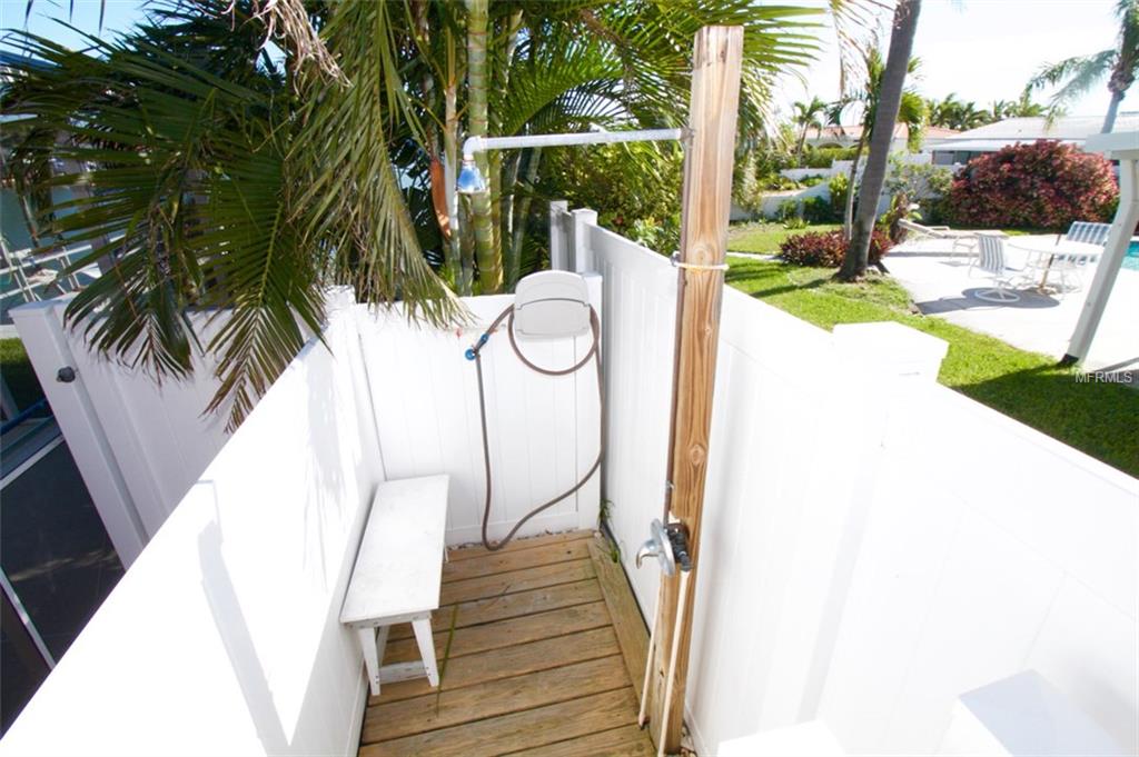 260 79TH STREET S, ST PETERSBURG, Florida 33707, 2 Bedrooms Bedrooms, 6 Rooms Rooms,2 BathroomsBathrooms,Residential,For sale,79TH,U7840023