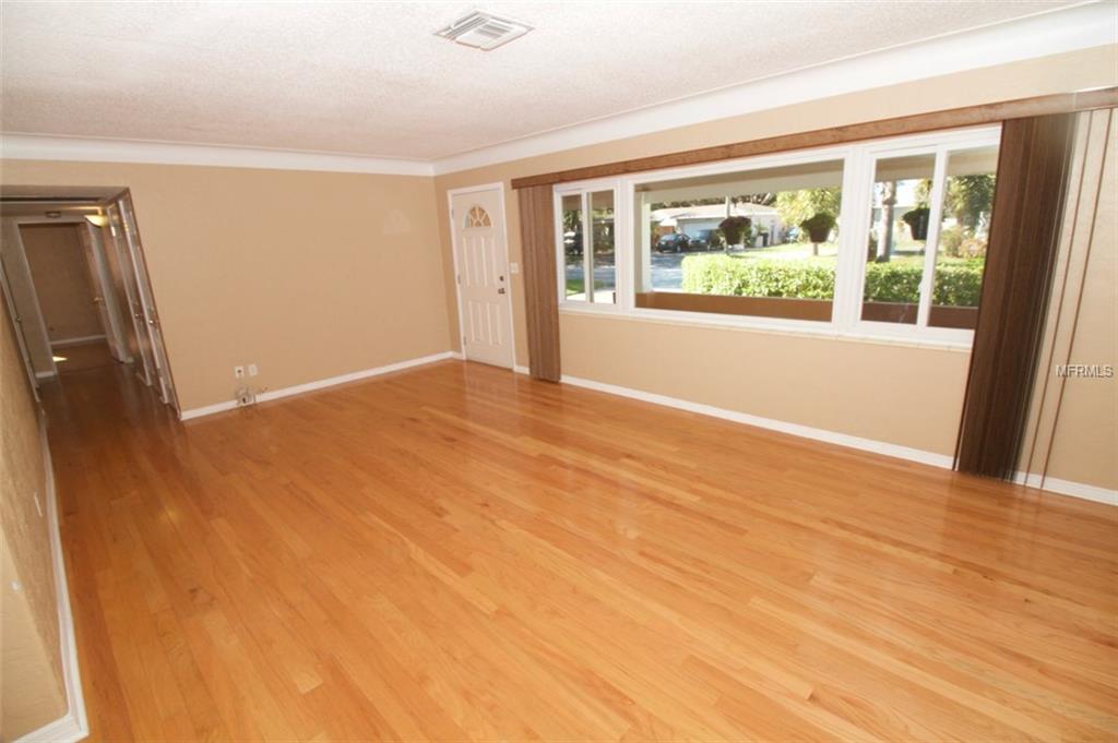 260 79TH STREET S, ST PETERSBURG, Florida 33707, 2 Bedrooms Bedrooms, 6 Rooms Rooms,2 BathroomsBathrooms,Residential,For sale,79TH,U7840023