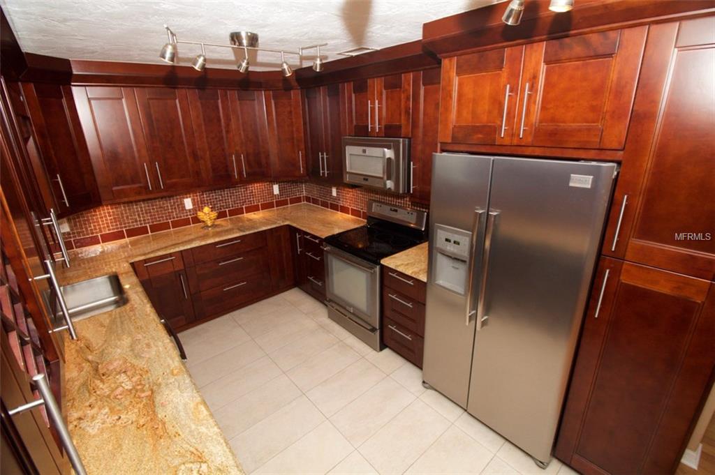 260 79TH STREET S, ST PETERSBURG, Florida 33707, 2 Bedrooms Bedrooms, 6 Rooms Rooms,2 BathroomsBathrooms,Residential,For sale,79TH,U7840023