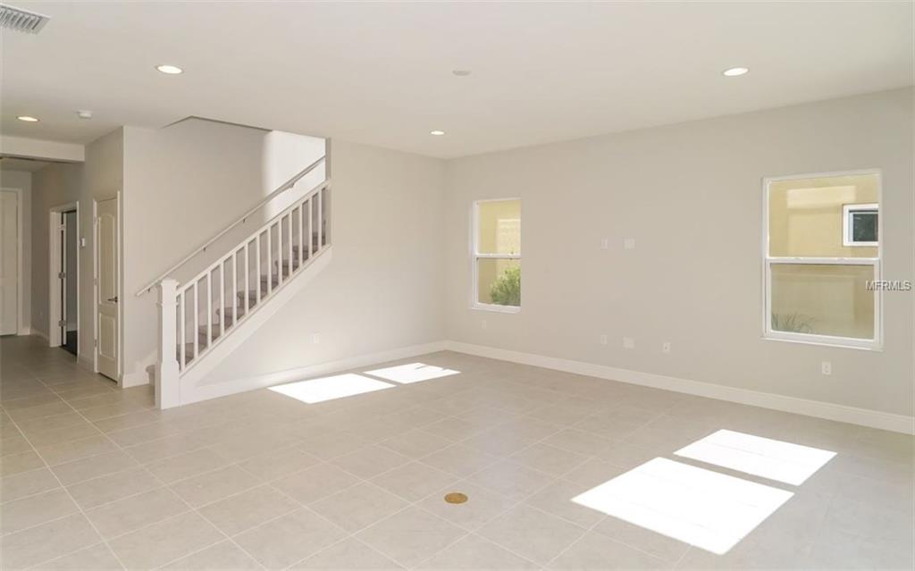 3810 AUTUMN FERN TERRACE, SARASOTA, Florida 34243, 4 Bedrooms Bedrooms, 9 Rooms Rooms,3 BathroomsBathrooms,Residential,For sale,AUTUMN FERN,A4198301