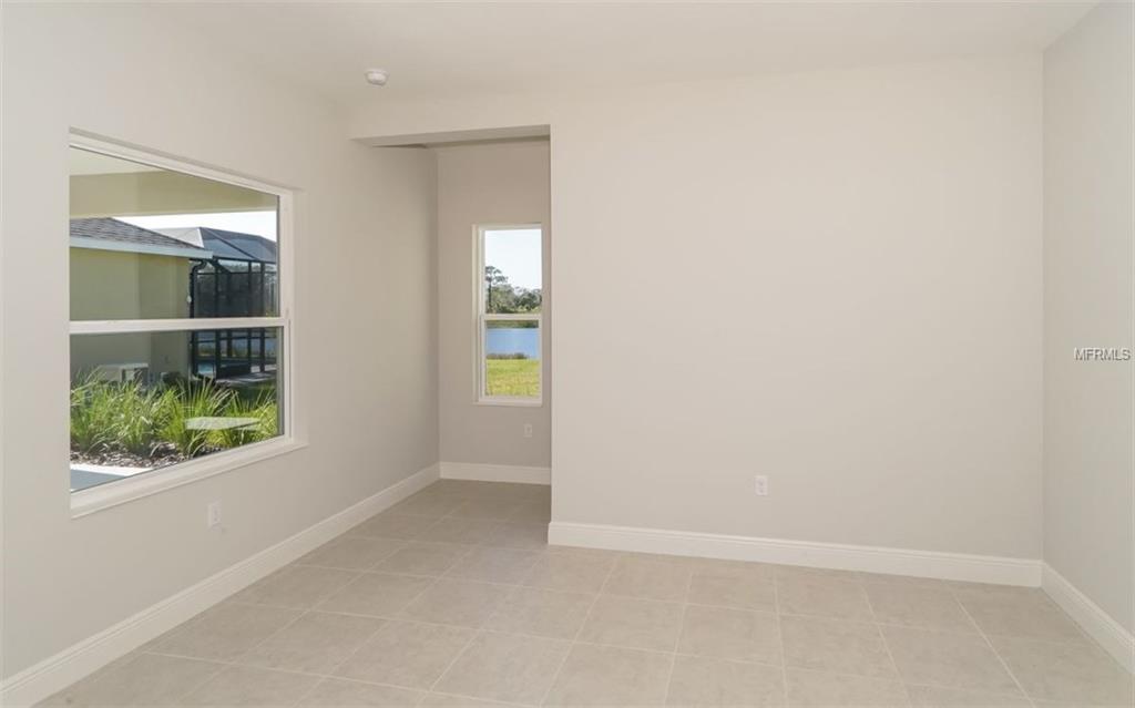 3810 AUTUMN FERN TERRACE, SARASOTA, Florida 34243, 4 Bedrooms Bedrooms, 9 Rooms Rooms,3 BathroomsBathrooms,Residential,For sale,AUTUMN FERN,A4198301