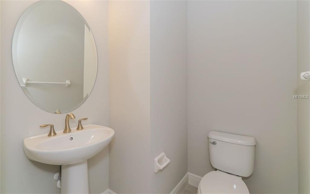 3810 AUTUMN FERN TERRACE, SARASOTA, Florida 34243, 4 Bedrooms Bedrooms, 9 Rooms Rooms,3 BathroomsBathrooms,Residential,For sale,AUTUMN FERN,A4198301