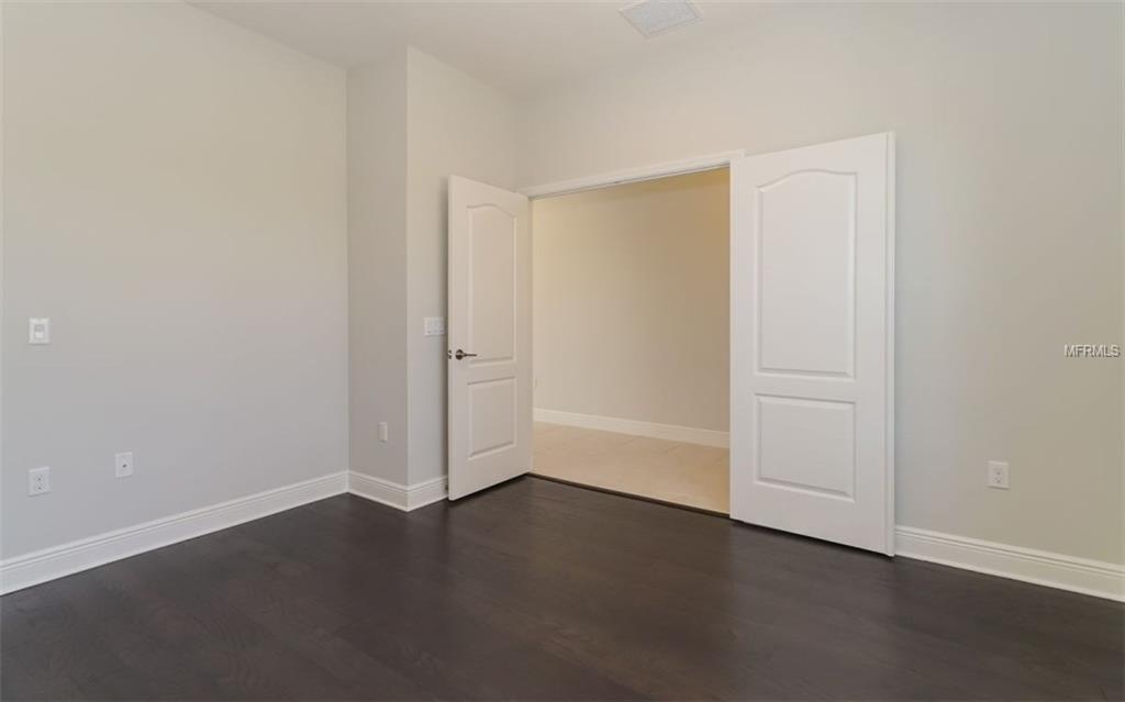 3810 AUTUMN FERN TERRACE, SARASOTA, Florida 34243, 4 Bedrooms Bedrooms, 9 Rooms Rooms,3 BathroomsBathrooms,Residential,For sale,AUTUMN FERN,A4198301