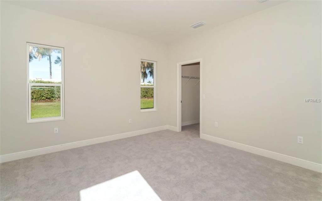 3810 AUTUMN FERN TERRACE, SARASOTA, Florida 34243, 4 Bedrooms Bedrooms, 9 Rooms Rooms,3 BathroomsBathrooms,Residential,For sale,AUTUMN FERN,A4198301