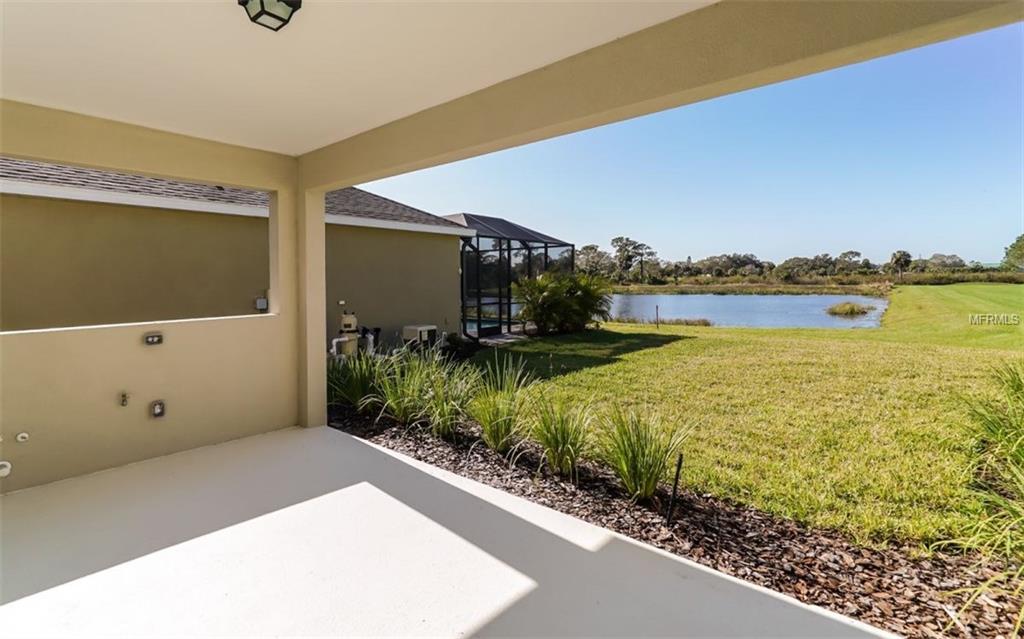 3810 AUTUMN FERN TERRACE, SARASOTA, Florida 34243, 4 Bedrooms Bedrooms, 9 Rooms Rooms,3 BathroomsBathrooms,Residential,For sale,AUTUMN FERN,A4198301