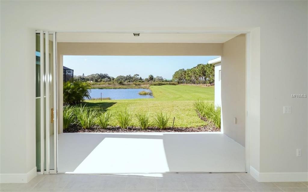 3810 AUTUMN FERN TERRACE, SARASOTA, Florida 34243, 4 Bedrooms Bedrooms, 9 Rooms Rooms,3 BathroomsBathrooms,Residential,For sale,AUTUMN FERN,A4198301