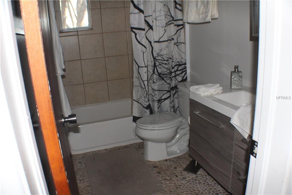 1575 APOPKA BOULEVARD, APOPKA, Florida 32703, 2 Bedrooms Bedrooms, 6 Rooms Rooms,1 BathroomBathrooms,Residential,For sale,APOPKA,O5554680