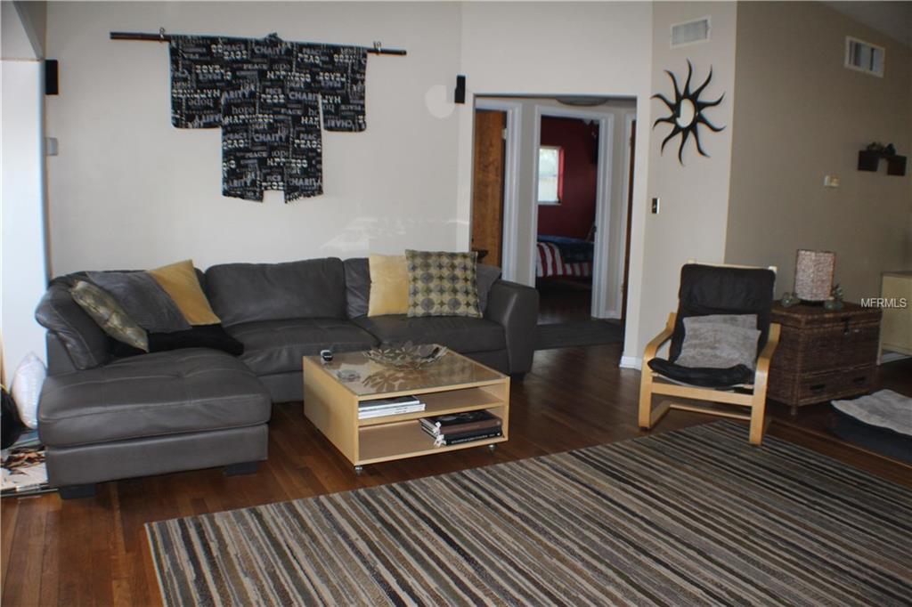 1575 APOPKA BOULEVARD, APOPKA, Florida 32703, 2 Bedrooms Bedrooms, 6 Rooms Rooms,1 BathroomBathrooms,Residential,For sale,APOPKA,O5554680